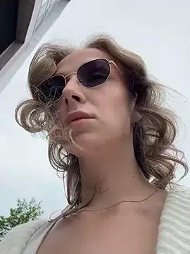 CaseyStar from StripChat is Freechat