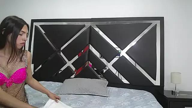 Chloe__Watson from StripChat is Freechat