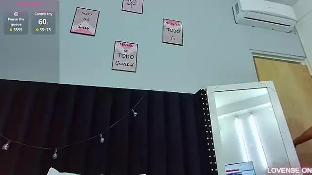 colombiamommy from StripChat