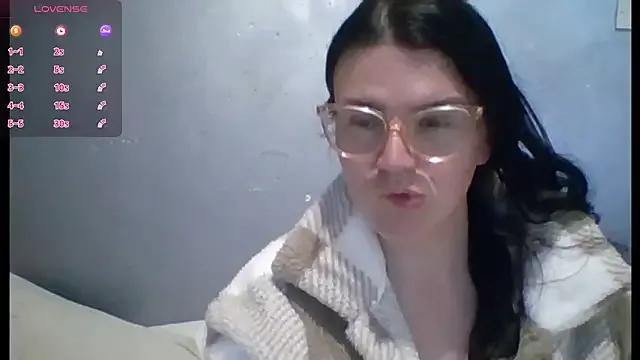 Curvy_KatrinaX from StripChat is Freechat