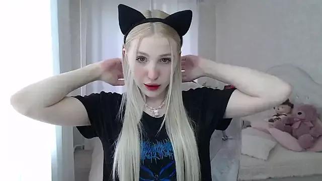 cute1kat from StripChat is Freechat
