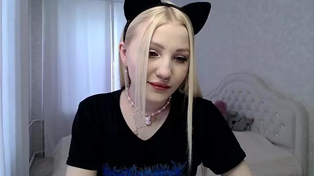 Try the hottest girls free webcams as they get au naturel and get naked fulfilling your nuttiest whims.
