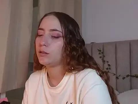 CuteeSky from StripChat is Freechat