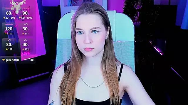 CuteMousee from StripChat is Freechat