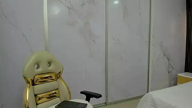 Daphne81_ from StripChat is Freechat