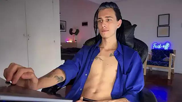 Den_BlueXx from StripChat is Freechat