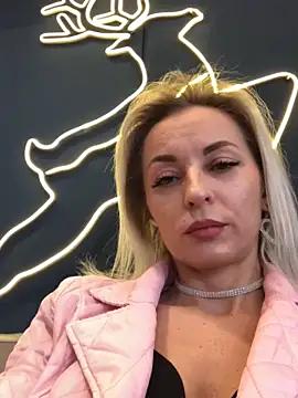 Try the hottest girls free webcams as they get au naturel and get naked fulfilling your nuttiest whims.