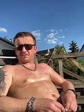 DirtyLecktro140BpM from StripChat is Freechat