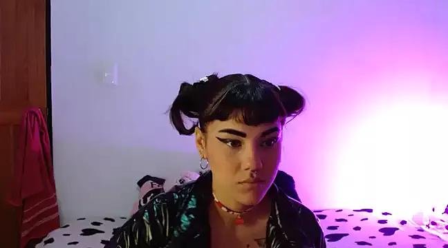 divine-jewel from StripChat
