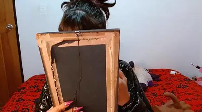 divine-jewel from StripChat