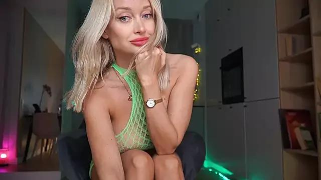 Try the hottest girls free webcams as they get au naturel and get naked fulfilling your nuttiest whims.
