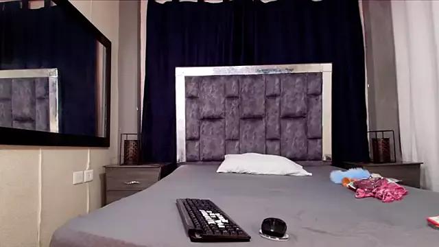 Effie_cooper from StripChat is Freechat