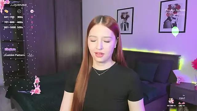 EleanorePeach from StripChat