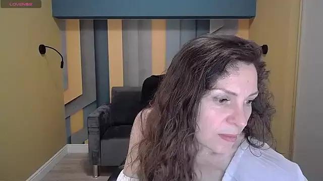 EllaLong from StripChat