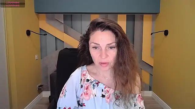 EllaLong from StripChat