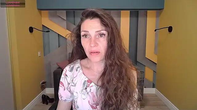 EllaLong from StripChat