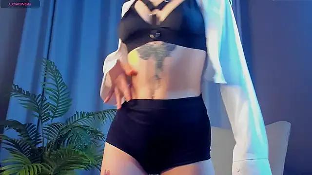 ElleneCrust from StripChat is Freechat