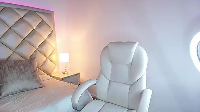 emabadgirl_ from StripChat is Freechat