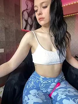 Emilia0_0_7 from StripChat is Freechat