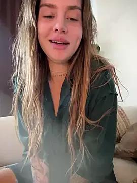 Photos of EmiliaCatalina from StripChat is Freechat