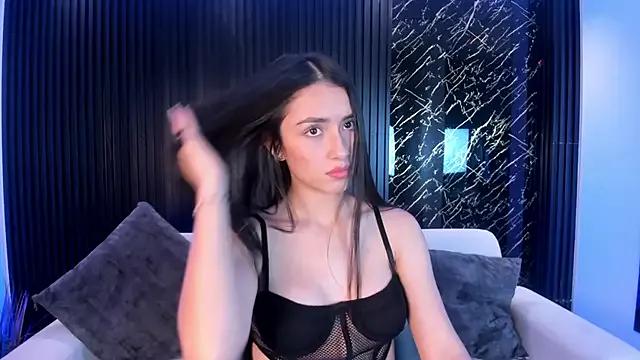 Emmaa_Robertss from StripChat