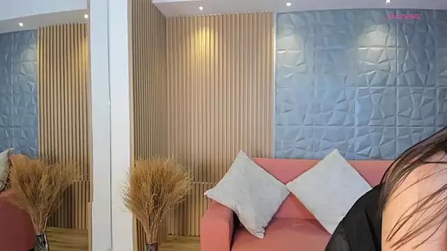 Emmaa_Robertss from StripChat