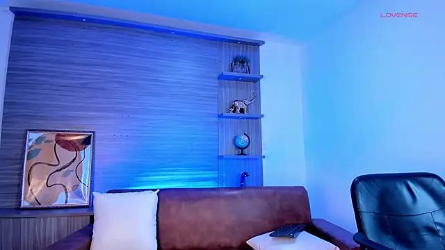 Emmaa_Robertss from StripChat