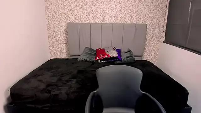 EmmaaEvans_ from StripChat