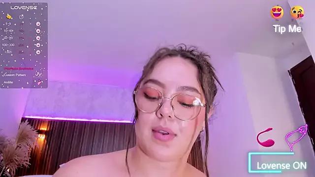 emmy_walker from StripChat