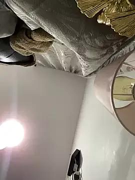 emyrose2 from StripChat is Freechat