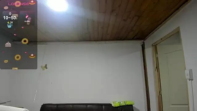 Enma__clark from StripChat is Freechat