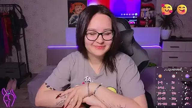 EsterLogan from StripChat