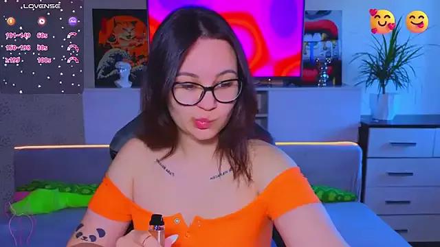 EsterLogan from StripChat