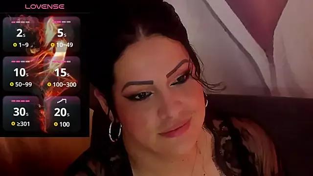 Try the hottest girls free webcams as they get au naturel and get naked fulfilling your nuttiest whims.