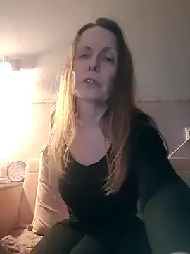 Evelina_cute from StripChat is Freechat