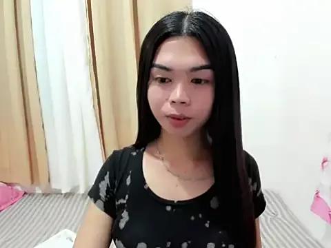 GoldahShine from StripChat is Freechat