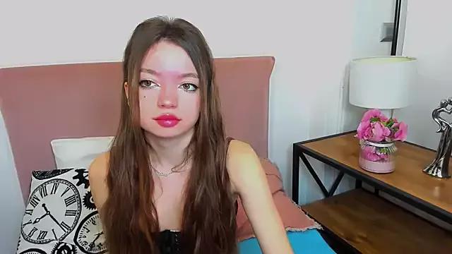GraceLips from StripChat is Freechat