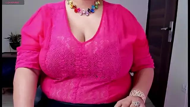 Try the hottest girls free webcams as they get au naturel and get naked fulfilling your nuttiest whims.