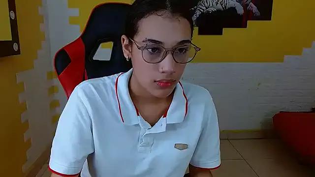 hellen_queensex from StripChat is Freechat