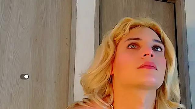 honey_skin from StripChat is Freechat