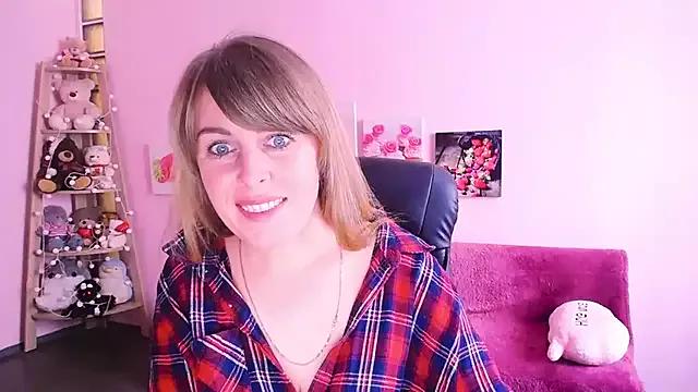 Try the hottest girls free webcams as they get au naturel and get naked fulfilling your nuttiest whims.