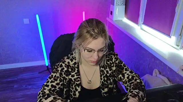 Try the hottest girls free webcams as they get au naturel and get naked fulfilling your nuttiest whims.