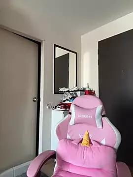 Try the hottest girls free webcams as they get au naturel and get naked fulfilling your nuttiest whims.
