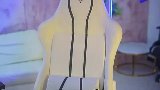 Iliyana_Sweet from StripChat is Freechat