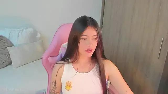 iriswest_ from StripChat is Freechat