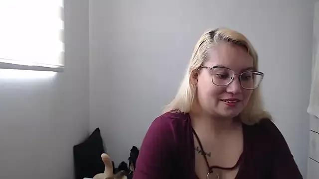 Isabellahuntercam1 from StripChat is Freechat