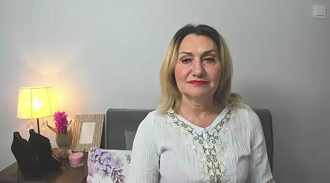 IsabellaSexyMilf from StripChat is Freechat