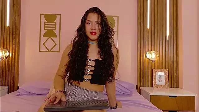 JESSYANDBLACK from StripChat is Freechat