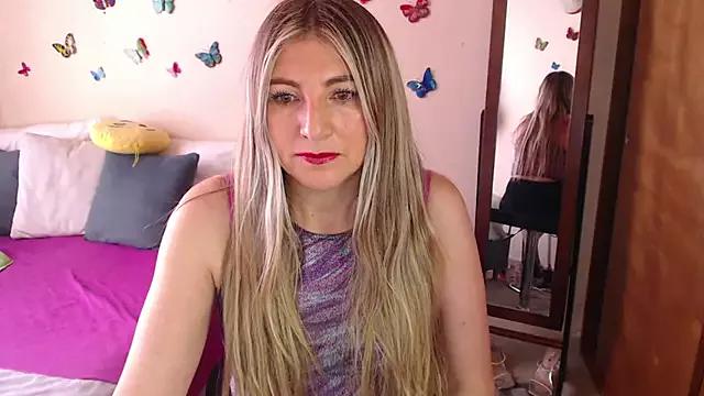 Try the hottest girls free webcams as they get au naturel and get naked fulfilling your nuttiest whims.