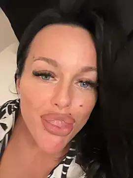 juicylucie from StripChat is Freechat